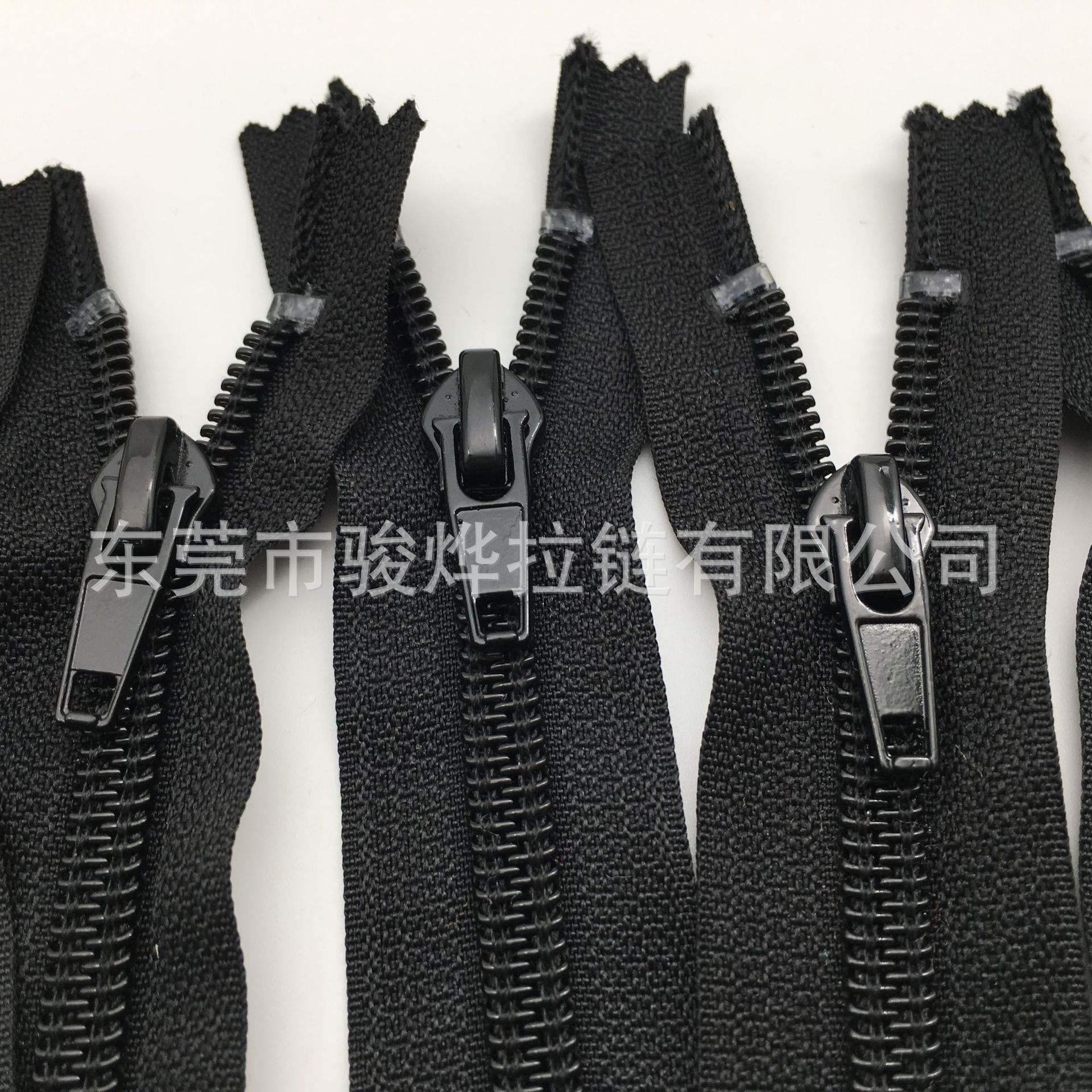 3号反穿尼龙拉链 3号打透明档齿拉链 5号打透明上止尼龙拉链