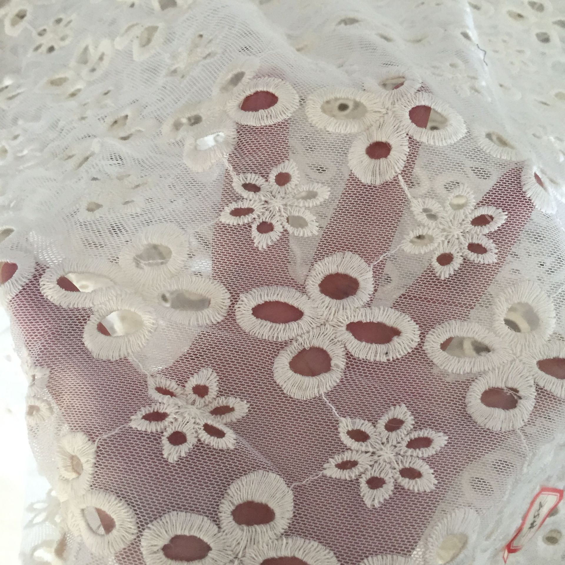 锦纶网布打孔绣花面料/时尚女装面料绣花