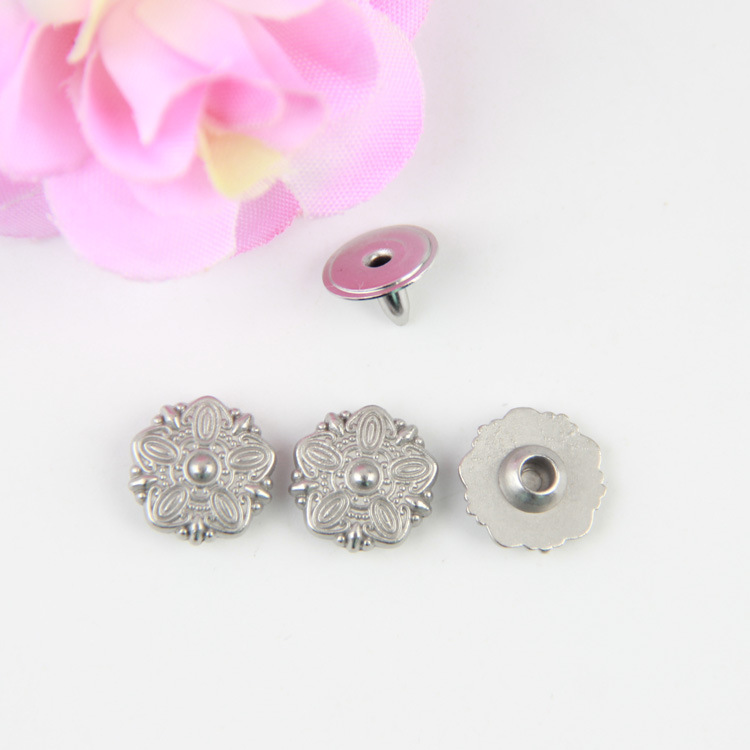 德涵厂家定制金属花纹钮扣 复古凹花草帽钉 服饰配料扣子批发