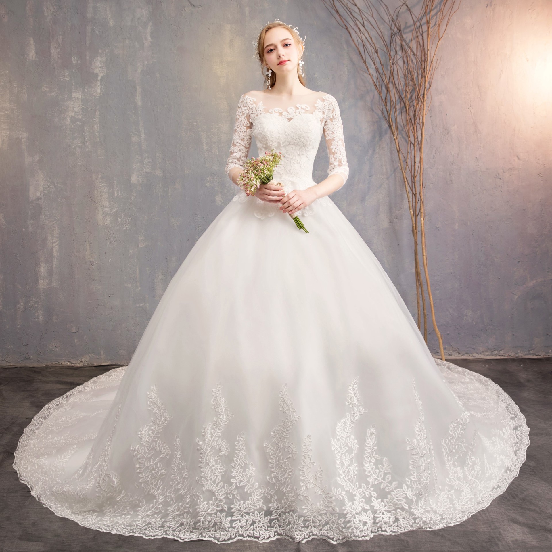 Vestido de novia 2026, nuevo estilo, de encaje, manga media, cola larga, estilo Hepburn, vestido principal de novia, venta al por mayor para exportación TD30.