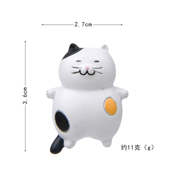 3 color lying fat cats