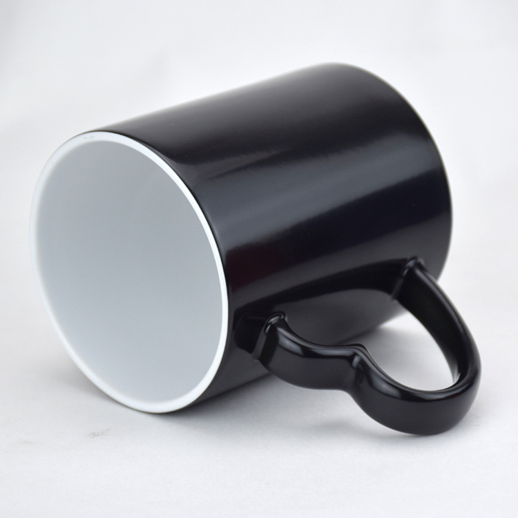 ��ɫ��ӡͼƬ �İ��մ����˱�ӡ��LOGO Ϳ���ɫ������һ������