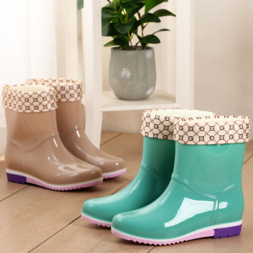 Mid-tube rain boots, women's short-tube water shoes, water boots, women's warm plus velvet plastic shoes, non-slip waterproof tendon sole overshoes wholesale