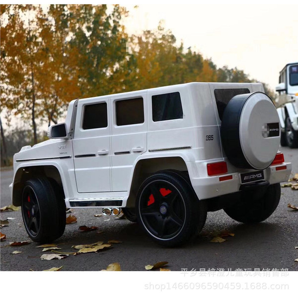 Electric four wheel drive electric car