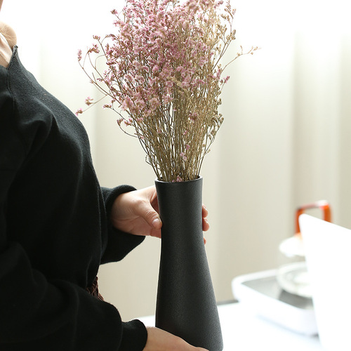 Ceramic vase simple small fresh black pottery living room home furnishings flower arrangement Japanese modern black dried flower vase