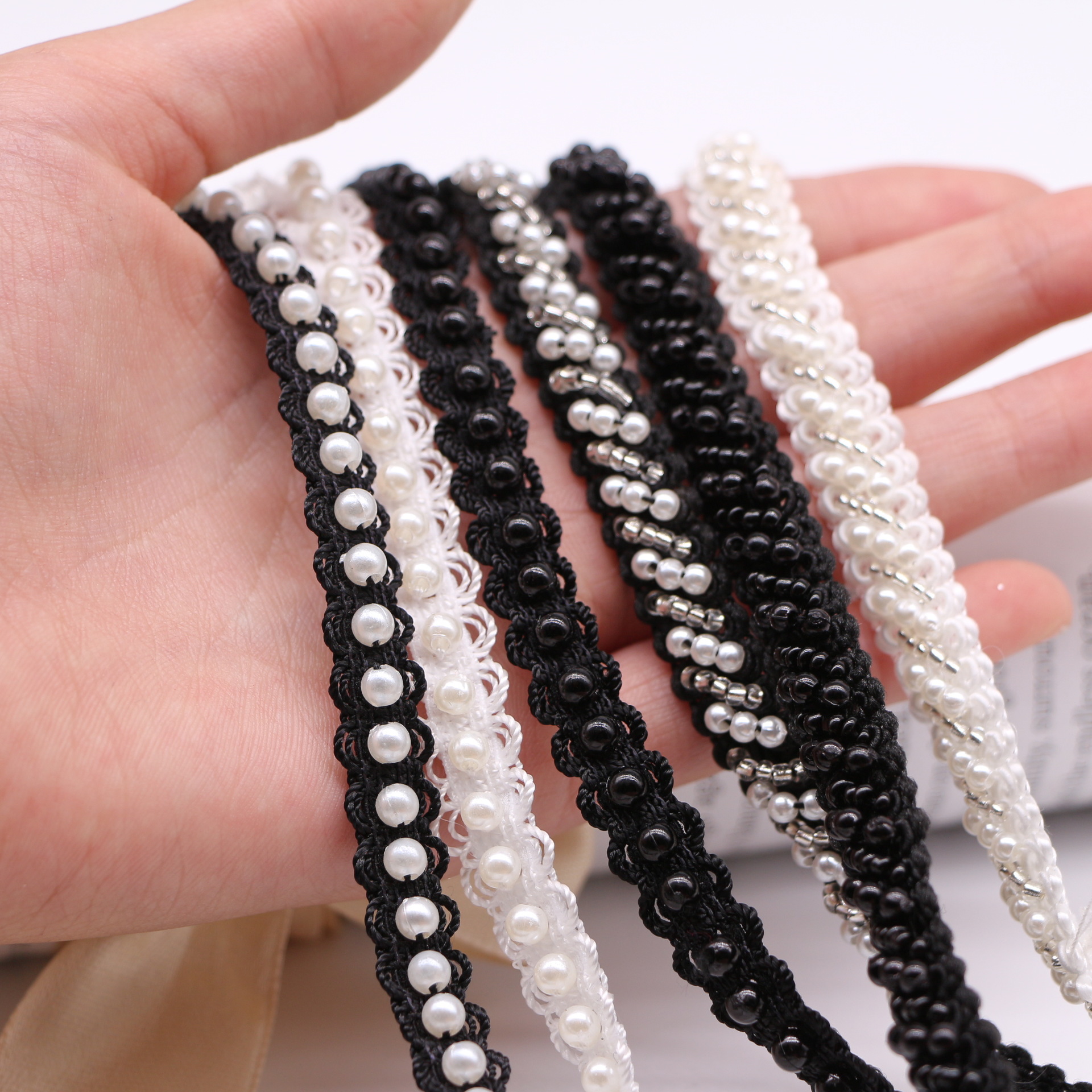 1cm Black and White Pearl Handmade Beads Delived Costume Bags…