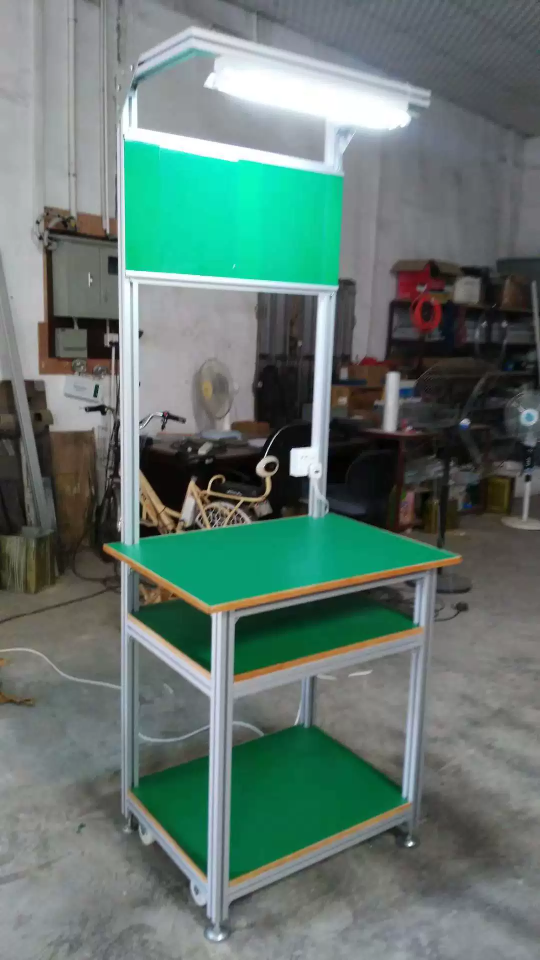 Дизайн фабрики Донгуан нештатный и верстак продукции с верстаком трубки светлого верстака алюминиевого сплава постным