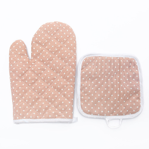 New cotton and linen polka dot gloves and mats two-piece set kitchen microwave oven high temperature resistant gloves insulation pads wholesale
