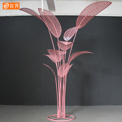 New metal craft decorative window display, shop display piece, shopping mall event entrance welcome tree, pink banana leaf