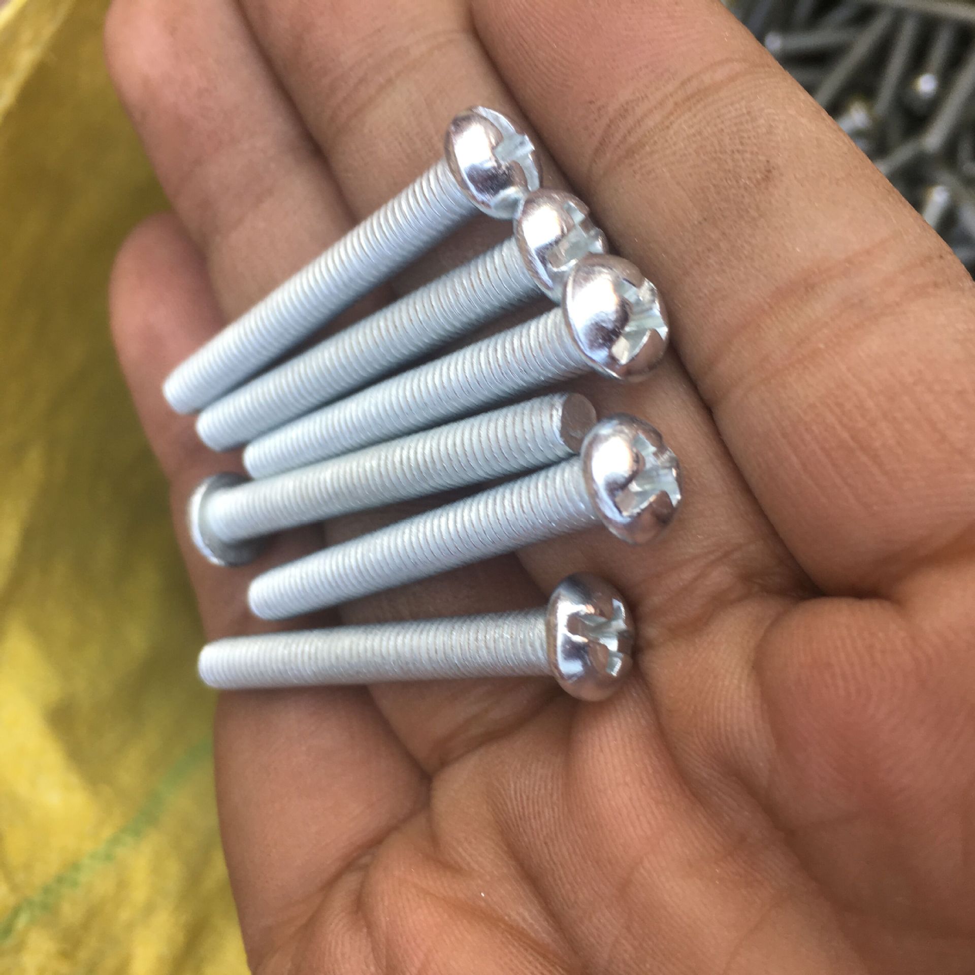 工厂直销半圆头十字螺丝 开关面板拉手螺丝 盘头机螺钉 白色镀锌