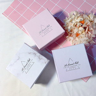 �F؛���l�ֱ��к��s�r�м�ɫ�YƷ�Ʒ���b���|����