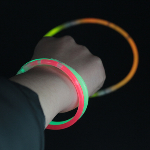 Disposable colorful fluorescent sticks, concert outdoor night light dance glow sticks, flash sticks, cheering props, fluorescent sticks