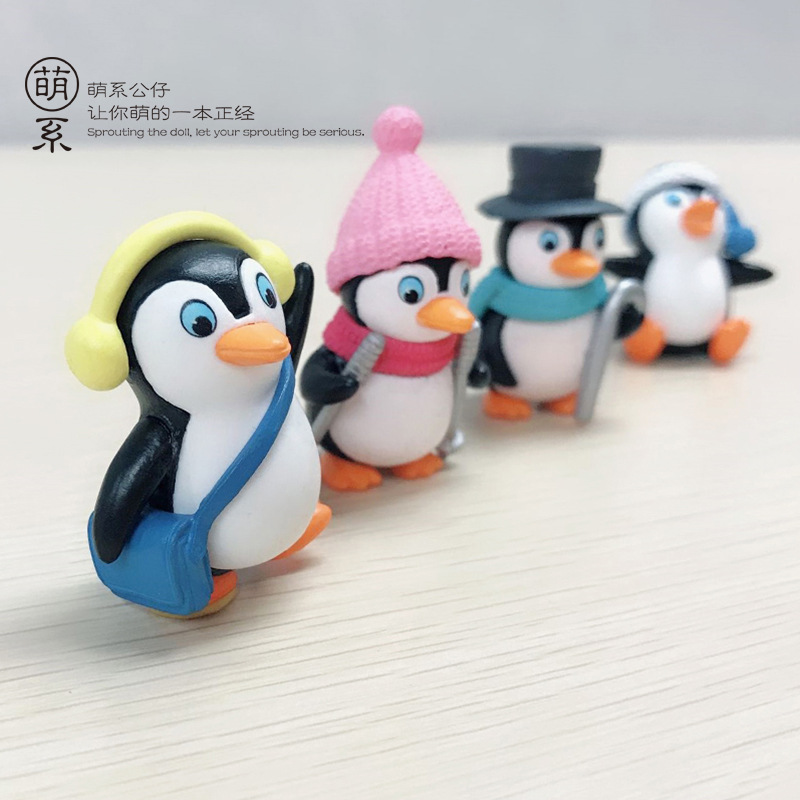 PVC de dibujos animados de esquí pingüino animal muñeca DIY llavero colgante micro paisaje decoración juguete al por mayor