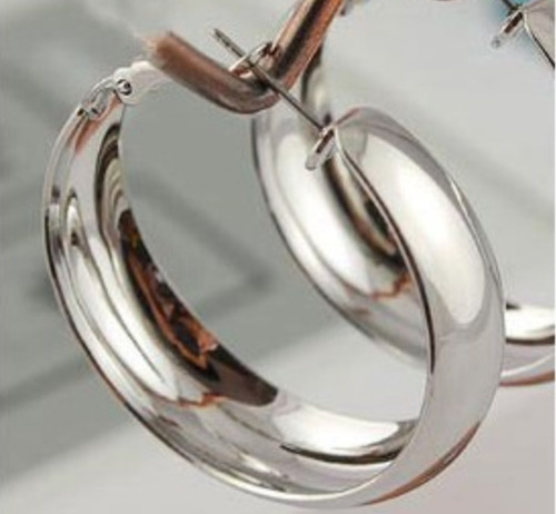 Korean style fashionable and creative earrings wholesale, wide exaggerated large hoop earrings, European and American foreign trade supply bridal earrings
