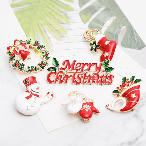 Manufacturer wholesale Christmas gift brooches Christmas snowflakes elk garland bells cross-border Christmas tree dripping ornaments