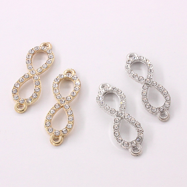 Fashionable accessory with bow