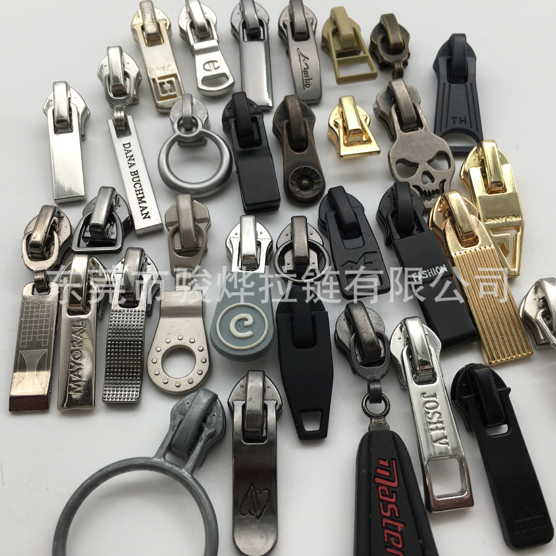 金属拉链头枪色拉链头 金色拉链头 电镀拉链头 银色拉链头 白呖色