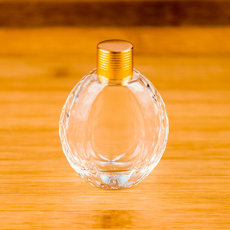 厂家生产60ml晶质料小酒玻璃瓶香水瓶精油瓶颜色可制做可加印LOGO