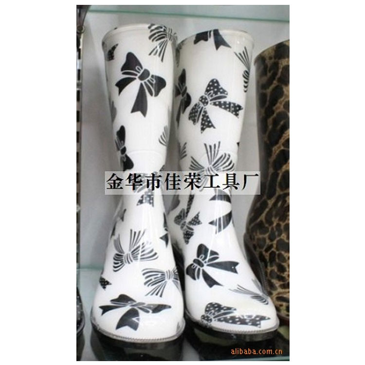 厂家供应批发花样雨鞋 新款女式花样雨鞋 防水耐磨牛筋底雨靴