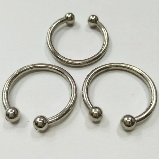 A large number of spot supply round metal jewelry pendant hat decorative buckle special Wholesale