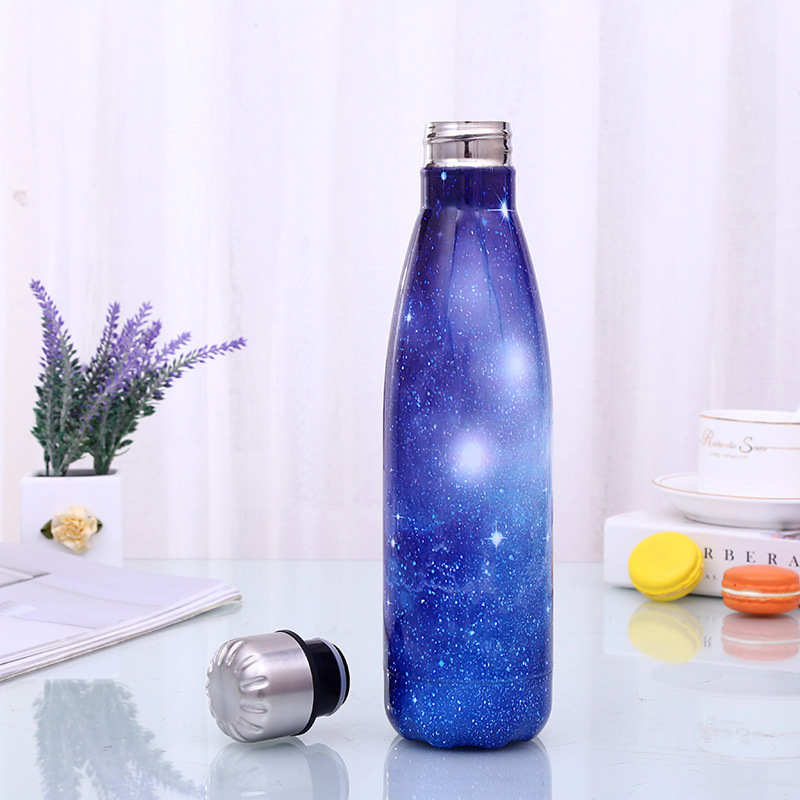 Fábrica directa lote creativo cielo estrellado Coke botella taza deportes al aire libre portátil termo de acero inoxidable taza de agua regalo al por mayor