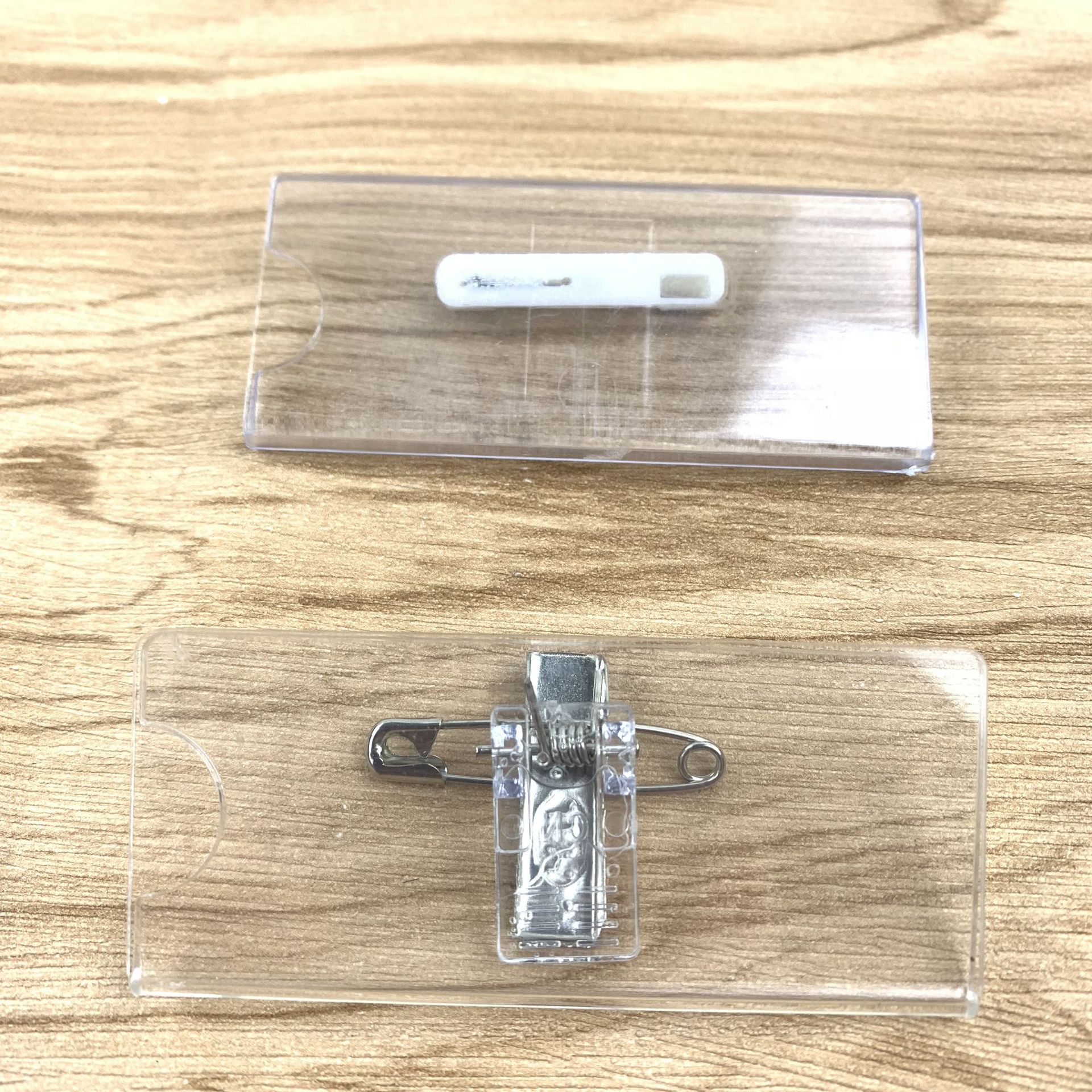 High-quality acrylic name badges, commemorative badges, corporate/hotel employee name tags, student badges, school badges, PS emblems.