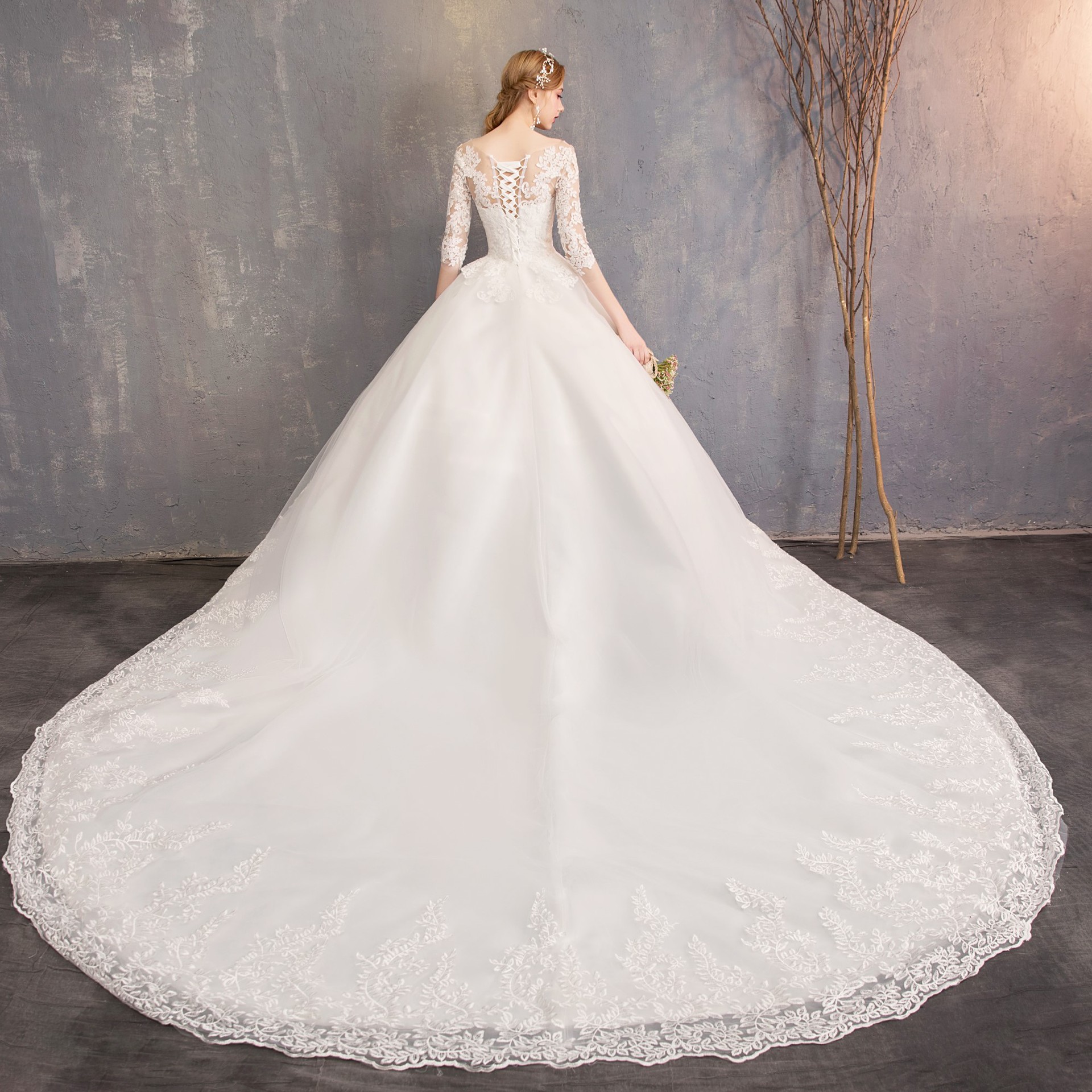 Vestido de novia 2026, nuevo estilo, de encaje, manga media, cola larga, estilo Hepburn, vestido principal de novia, venta al por mayor para exportación TD30.
