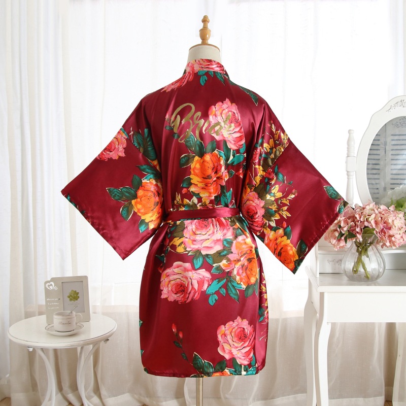 Camisón de la boda dorado peonía pintado a mano de seda artificial Novia vestido de maquillaje de la boda Vestido de la mañana comercio exterior