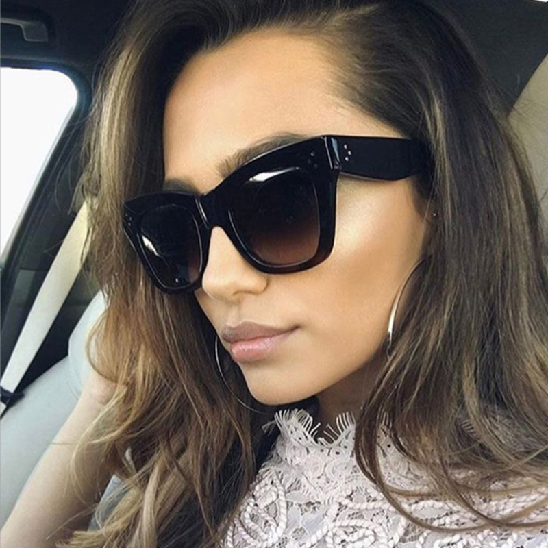 2019 moda europea y americana marco grande hombres y mujeres gafas de sol de moda a prueba de UV gafas de sol de uñas de color beige 9768