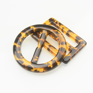 �S��ֱ����֬���۱��y�A�ο۷��ο�Ůʿ�L��ë�ش������۬F؛���l