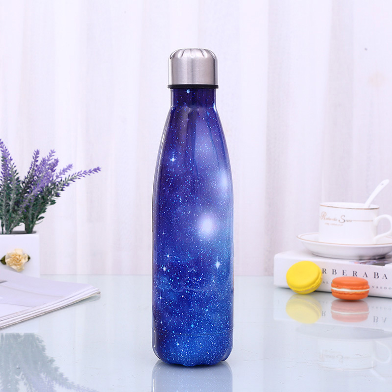 Fábrica directa lote creativo cielo estrellado Coke botella taza deportes al aire libre portátil termo de acero inoxidable taza de agua regalo al por mayor