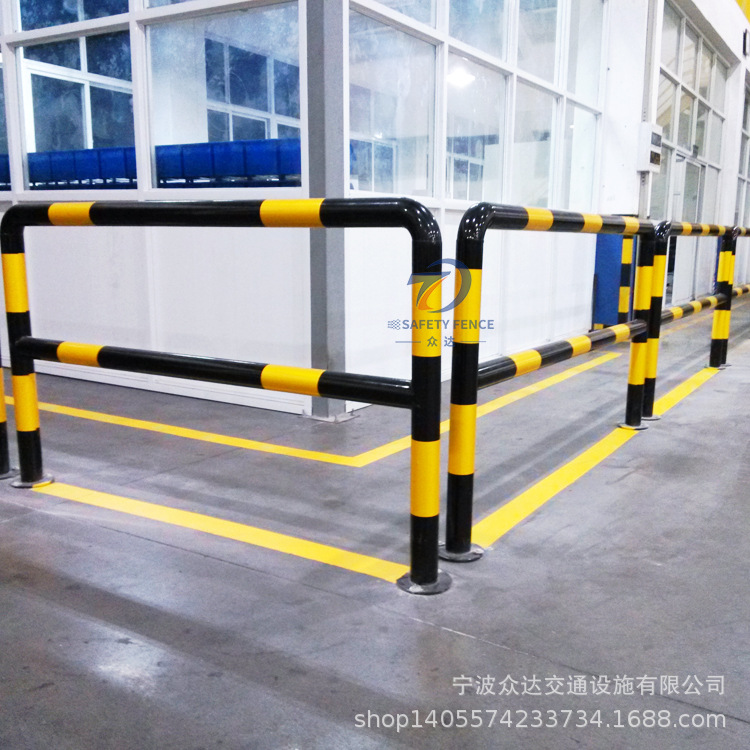 四川车间仓库U型叉车防撞护栏加油站钢管广场安全防撞栏提供安装