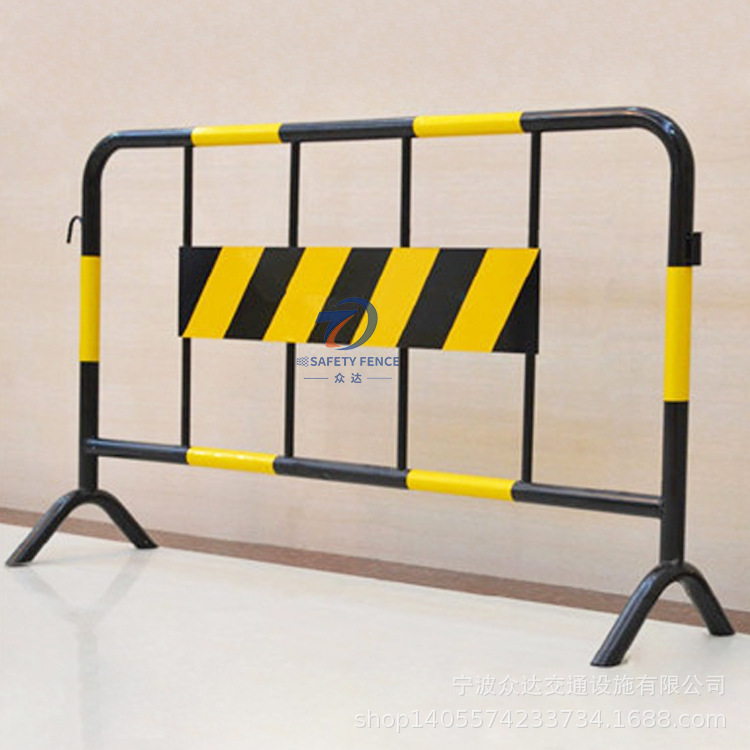众达供应移动铁马护栏黑黄支持安装铁马栏杆量大优惠