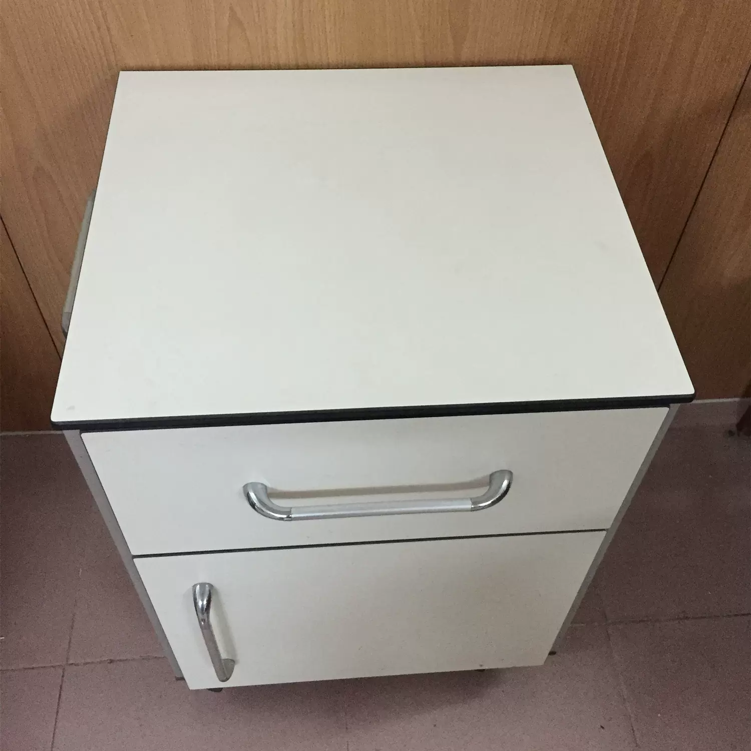 床头柜医疗柜抗倍特板多层板夹板万向轮铝合金方柱组合柜子收纳