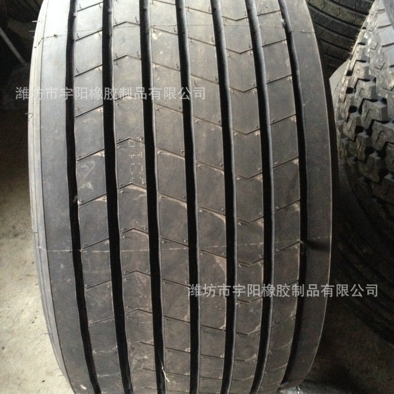 拖车卡车钢丝轮胎  445/45R19.5 加宽改装车轮胎 18R19.5