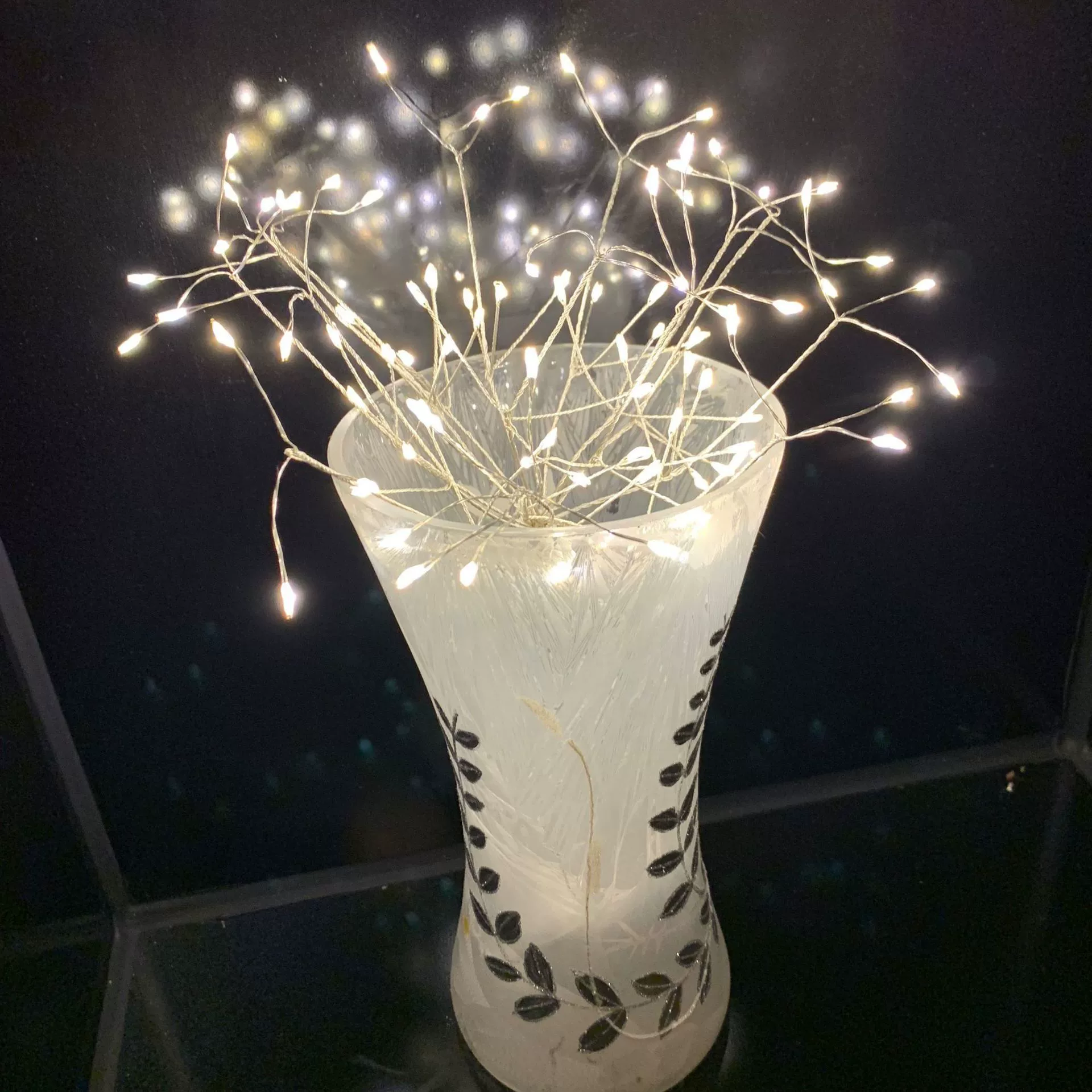 Новая модель светодиодной лампы-одуванчика 2025 года для электронной коммерции, 8 функций, круглый аккумуляторный отсек, USB-подключение, медная проволока, эффект фейерверка