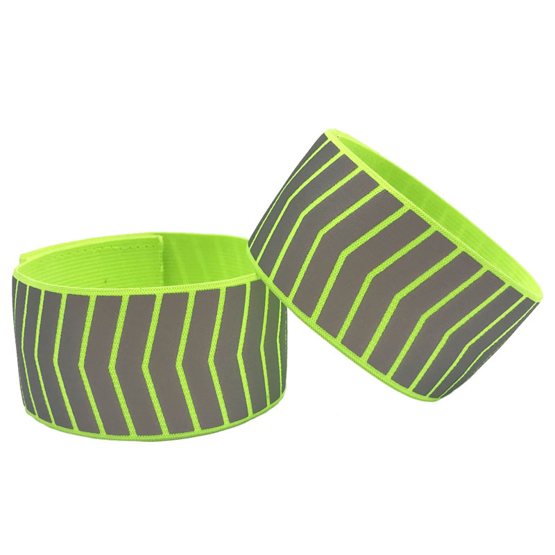 Safe retroreflective slimming leggings for cycling