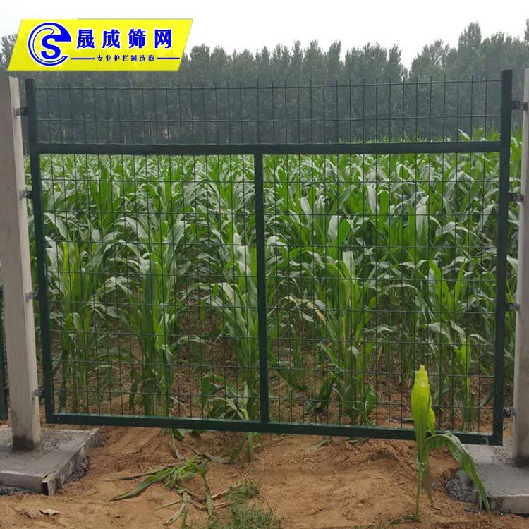 铁路防爬网现货批发镀锌铁丝护栏网8002防护场地隔离栅栏厂家现货
