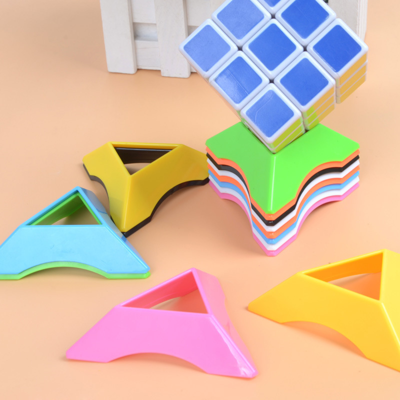 【ルービックキューブカラーベース】三角形展示スタンド玩具セット|undefined