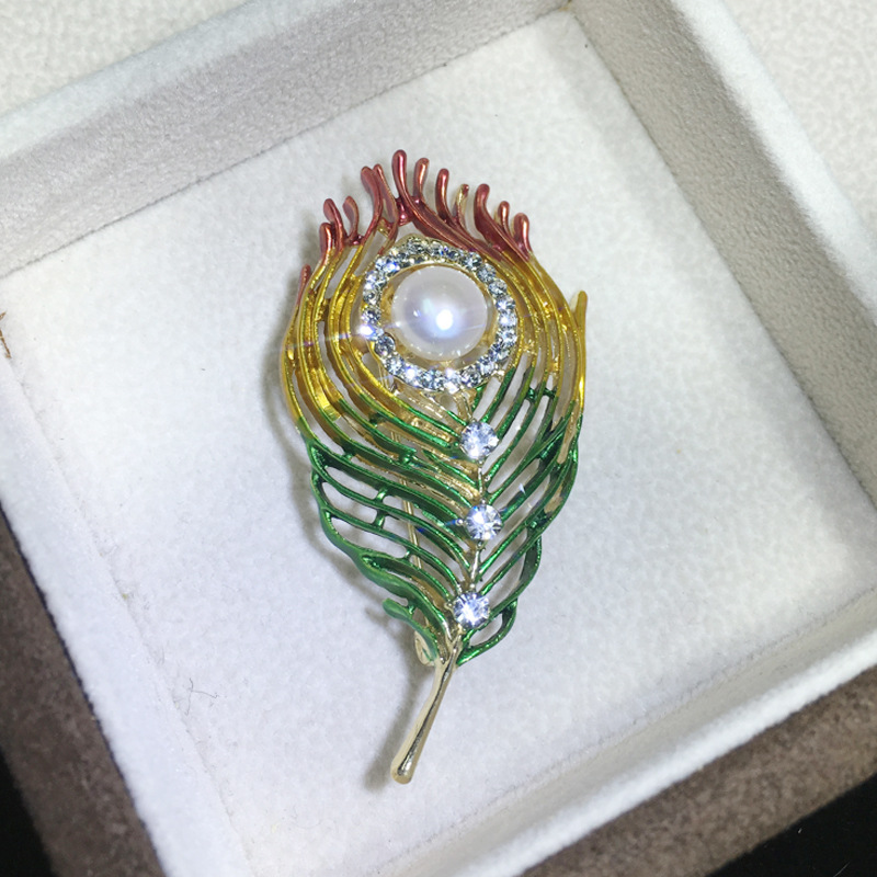 organic brooch from pearl lapel pin