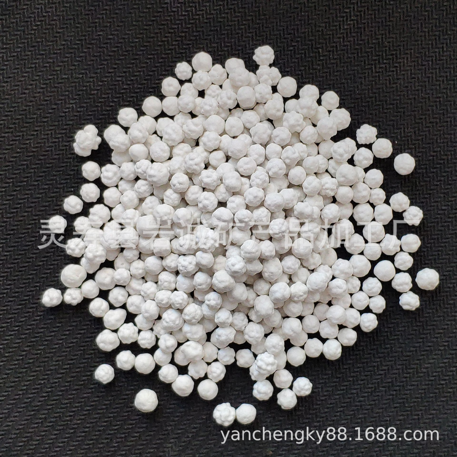 1厂家现货除氯矿化球沐浴器除氯亚硫酸钙球陶瓷颗粒净水器滤料