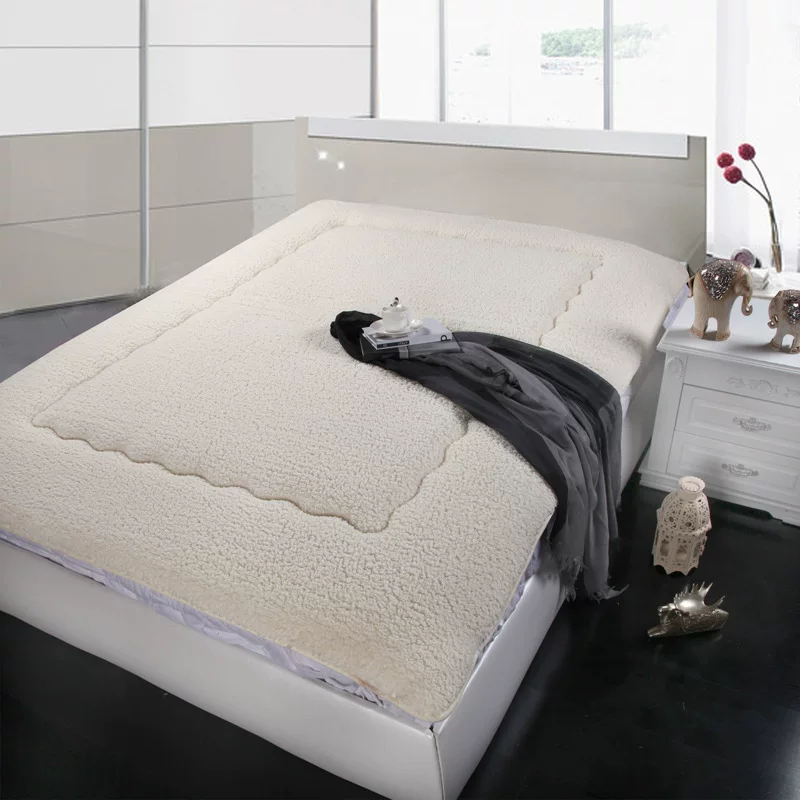 Foldable warm mattress for elementary school students, increased thickness