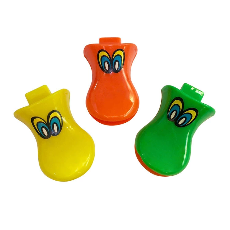 Профессиональное производство бесплатных игрушек Утиный рот свист маленький свисток маленький подарок капсула маленький подарок
