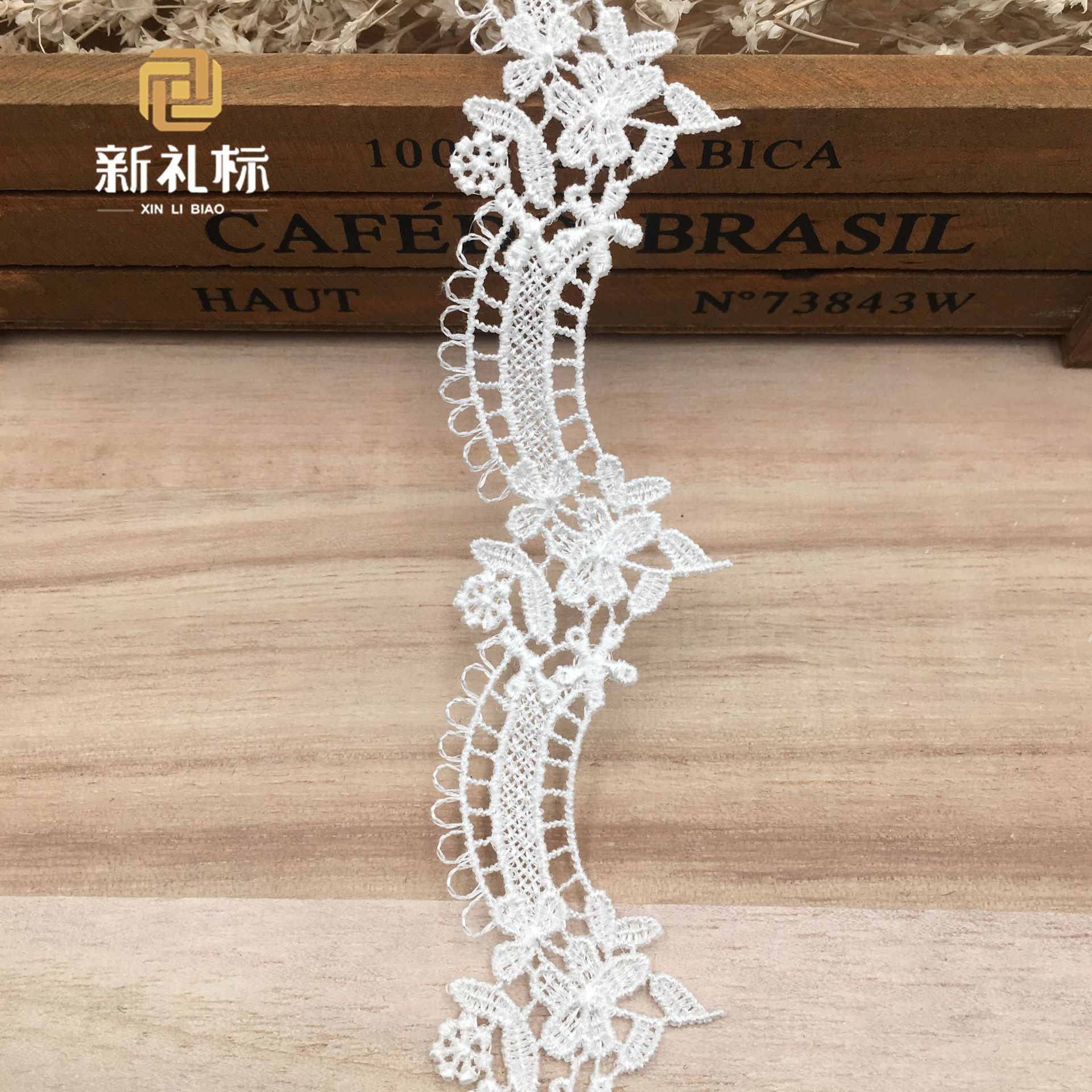 蕾丝条码花边 涤纶丝刺绣服装辅料lacefabric电脑绣花 水溶花边