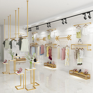 �Fˇ��ؒ��¼��·�����ͯ�b���Ϡ��ڒ���b��չʾ��Ů�b����м�