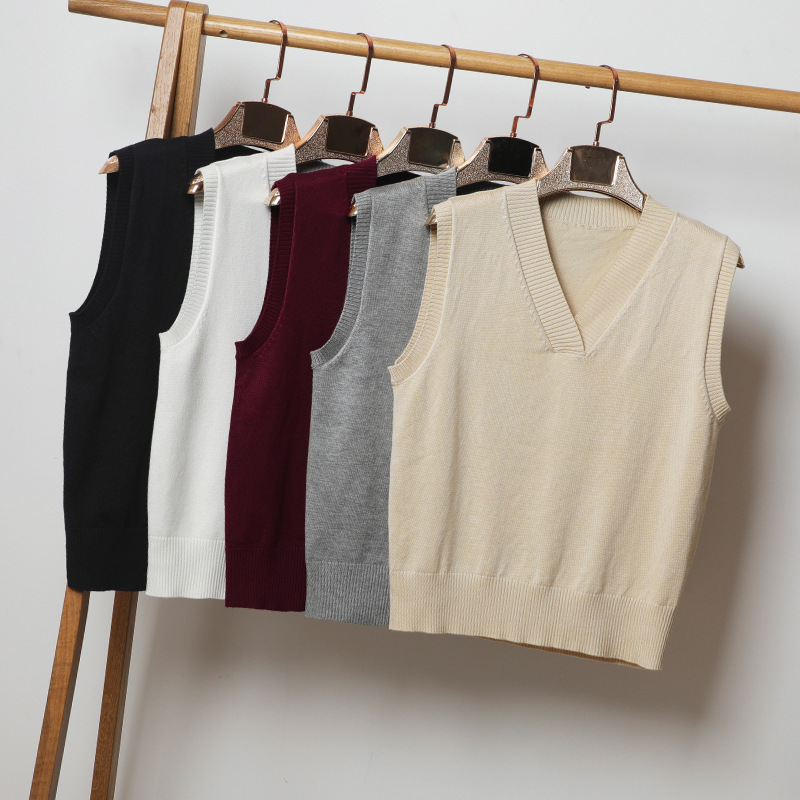Autumn and Winter New V Neck Pullover Vest Women's Black Top Women's Sleeveless Knitwear Outer Wear Thin Knitwear Autumn and Winter New V Neck Pullover Vest Women's Black Top Women's Sleeveless Knitwear Outer Wear Thin Knitwear