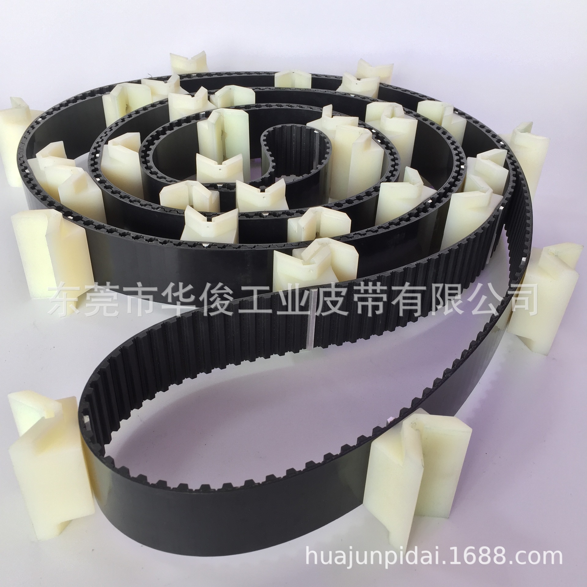 黑色PU同步带加挡块供应 黑色聚氨酯同步带加挡块供应