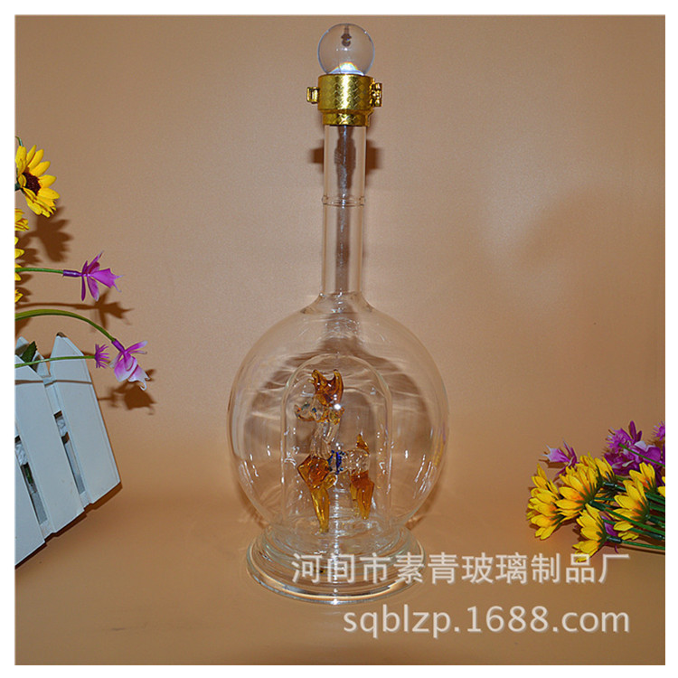高硼硅玻璃酒瓶 1斤灯泡圆内套内置花鹿泡酒瓶水晶盖铜色扣封