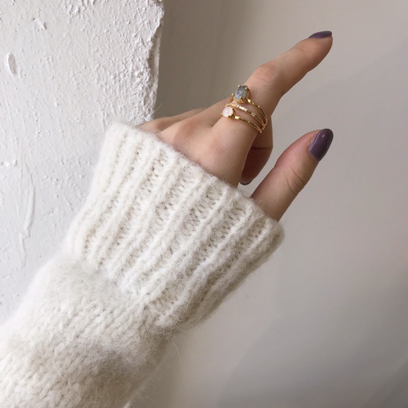 韓国版の黄銅の金メッキのファッションは簡単で、真石は多層のシンプルな線をはめ込んで、個性的な指輪と指の指輪を合わせます。