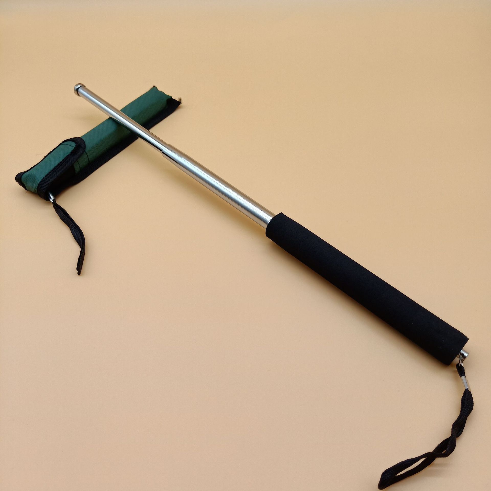 新款海绵把防身器材甩棍白三节银伸缩棍可挂式甩棍防身棍批发厂